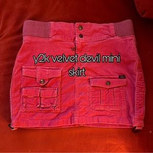 Y2K hot pink mini skirt